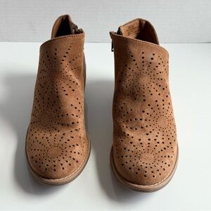 Women’s Euro Soft Tulip Booties Ankle Boots Tan Size 6.5 M